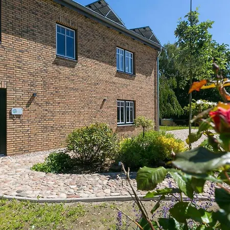 Ferienhof- Eiderdeich Whg. 3 Edith Apartment *